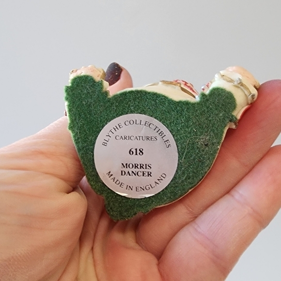 Blythe Collectible Characters Morris Dancer Figurine 95 - Picture 9 of 9